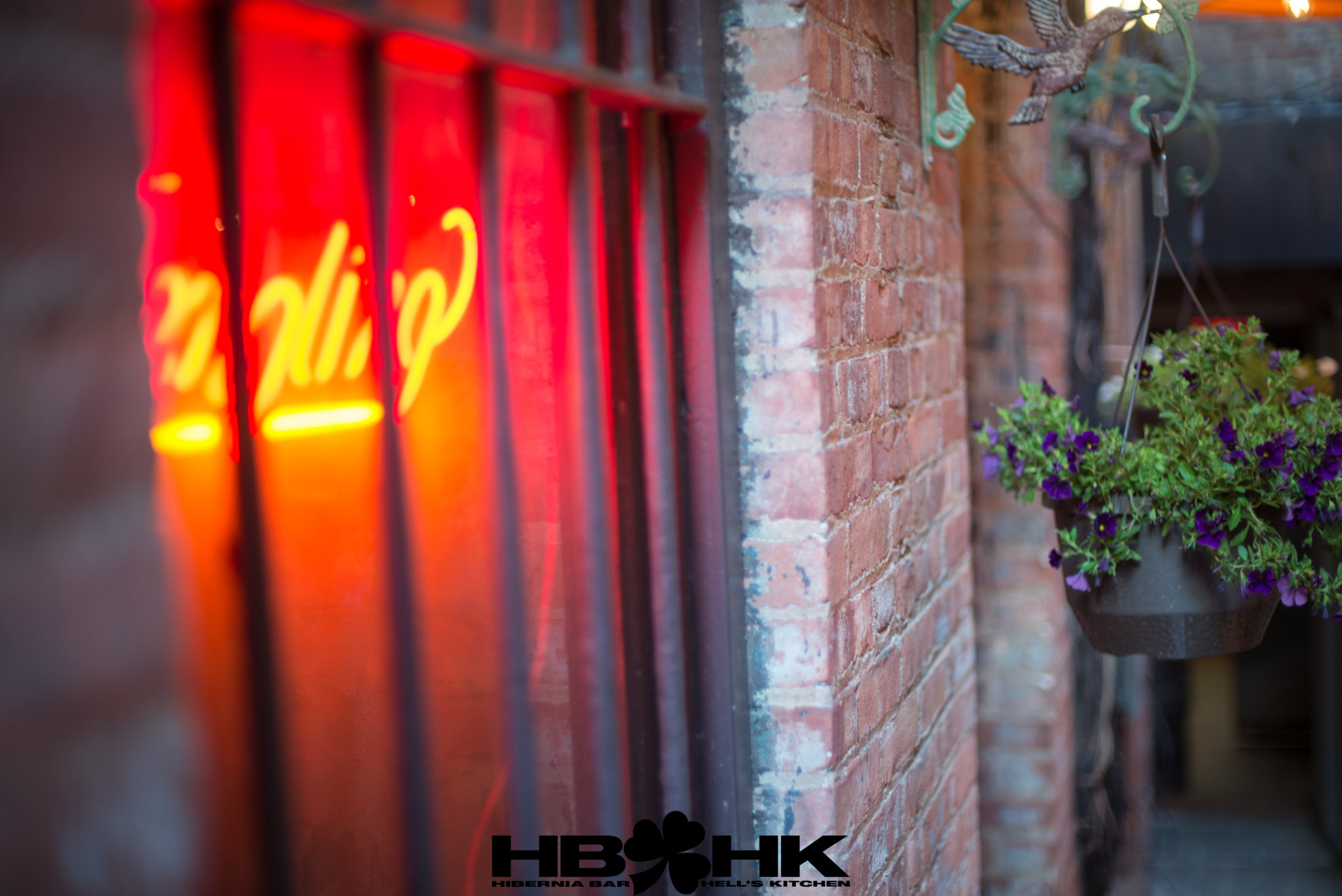 Outdoor Patio Bar Space Hibernia Bar Hells Kitchen New ...