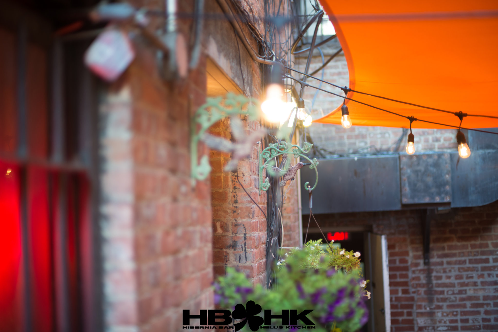 Outdoor Patio Bar Space Hibernia Bar Hells Kitchen New ...