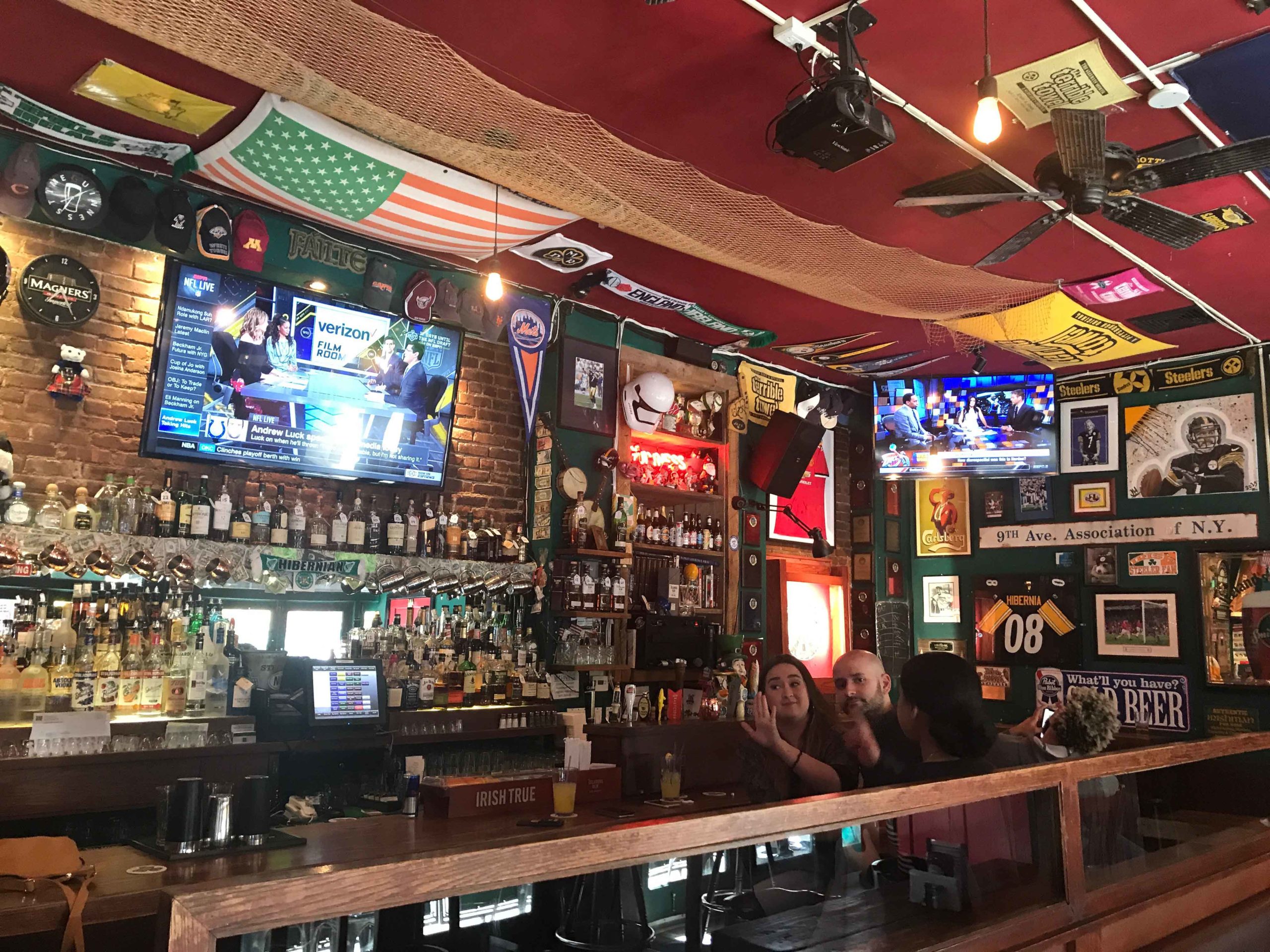sports bars near hell's kitchen