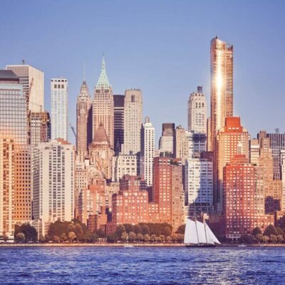 Manhattan, New York at sunset - Hibernia Bar